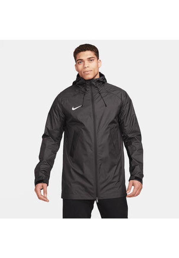 Kurtka uniwersalna męska Nike Storm Fit Academy Pro HD Rain. Kolor: czarny, biały, wielokolorowy. Materiał: syntetyk. Długość: długie. Sport: piłka nożna