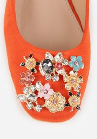 Renee - Pomarańczowe Czółenka Vices na Słupku ze Skórzaną Wkładką Ozdobione Cyrkoniami Fonamira. Okazja: na co dzień. Kolor: pomarańczowy. Materiał: skóra. Wzór: aplikacja. Obcas: na słupku. Styl: casual, klasyczny #8