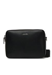 Calvin Klein Torebka Ck Must Small Camera Bag LV04F3097G Czarny. Kolor: czarny. Materiał: skórzane