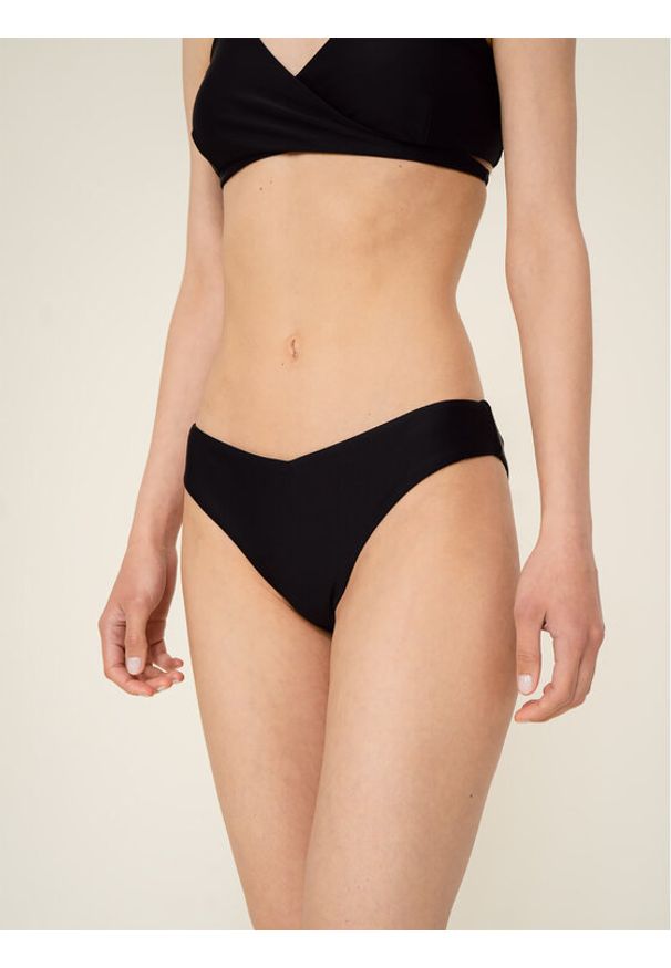 outhorn - Dół od bikini Outhorn. Kolor: czarny. Materiał: syntetyk