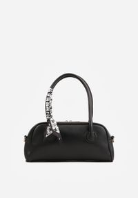 Renee - Czarna Torebka Bagietka na Ramię z Ozdobną Chustką i Paskiem Anaste. Kolor: czarny. Styl: elegancki, retro. Rodzaj torebki: na ramię #1