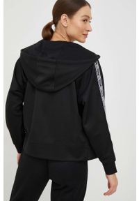 DKNY - Dkny bluza damska kolor czarny z kapturem z nadrukiem. Typ kołnierza: kaptur. Kolor: czarny. Długość rękawa: raglanowy rękaw. Wzór: nadruk #5