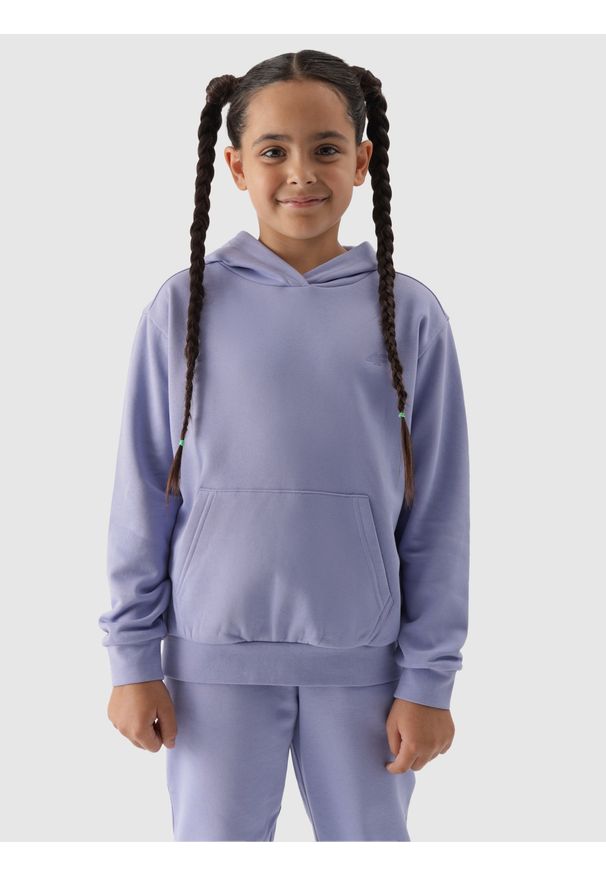 4f - 4F Bluza dresowa nierozpinana z kapturem dziewczęca - fioletowa 146 (10-11 lat). Okazja: na co dzień. Typ kołnierza: kaptur. Kolor: fioletowy. Materiał: dresówka. Wzór: gładki, ze splotem. Sezon: lato. Styl: casual, sportowy