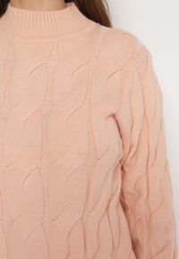 Born2be - Różowy Klasyczny Sweter w Ozdobny Splot Aliissa. Kolor: różowy. Materiał: dzianina. Długość rękawa: długi rękaw. Długość: długie. Wzór: ze splotem. Styl: klasyczny #3
