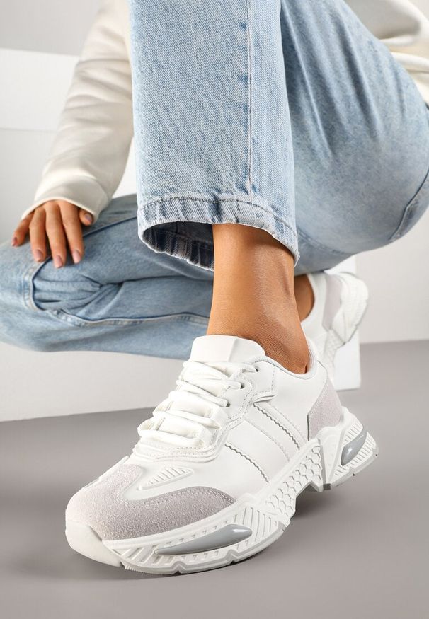 Born2be - Białe Sneakersy Streetwearowe z Kontrastowymi Przeszyciami Ilirenas. Okazja: na co dzień. Kolor: biały