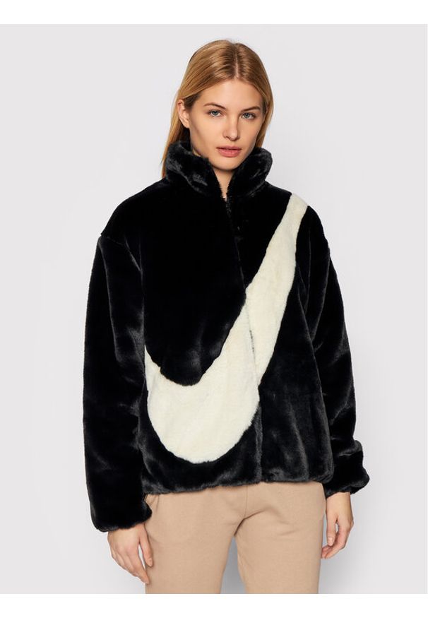 Czarne futro Nike 0194499267508 - Futra damskie - myBaze.com