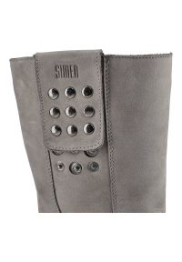 Szare Kozaki Simen Damskie Ocieplane Buty Zimowe. Okazja: na co dzień. Kolor: szary. Materiał: nubuk. Szerokość cholewki: normalna. Sezon: zima. Obcas: na obcasie. Styl: wizytowy, casual, elegancki. Wysokość obcasa: średni #9