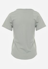 Born2be - Ciemnozielony Gładki T-shirt w Klasycznym Stylu Salodone. Okazja: do pracy, na co dzień. Kolor: zielony. Materiał: materiał, jeans. Wzór: gładki. Styl: klasyczny #8