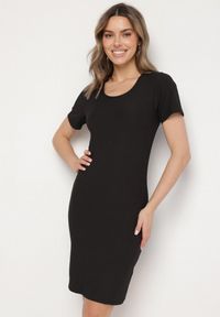 Born2be - Czarna Casualowa Sukienka z Bawełną Lumelisse. Okazja: na co dzień. Kolor: czarny. Materiał: bawełna. Typ sukienki: proste. Styl: casual #1