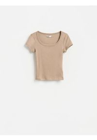 Reserved - T-shirt slim fit z modalem - brązowy. Kolor: brązowy. Materiał: dzianina