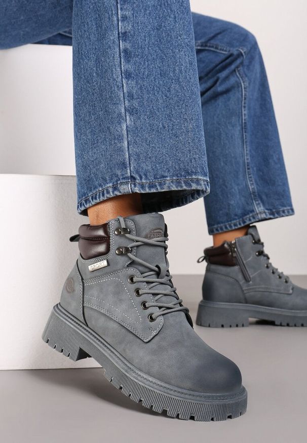 Renee - Niebieskie Sznurowane Płaskie Botki Trekkingowe Sinane. Okazja: na co dzień. Nosek buta: okrągły. Kolor: niebieski. Materiał: jeans, skóra. Sezon: jesień. Styl: casual
