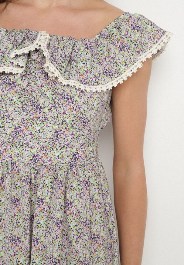 Born2be - Fioletowa Sukienka Ozdobiona Falbankami Folirae. Okazja: na co dzień, na spacer. Typ kołnierza: kołnierz z falbankami. Kolor: fioletowy. Wzór: aplikacja. Sezon: lato. Typ sukienki: sportowe. Styl: casual, sportowy