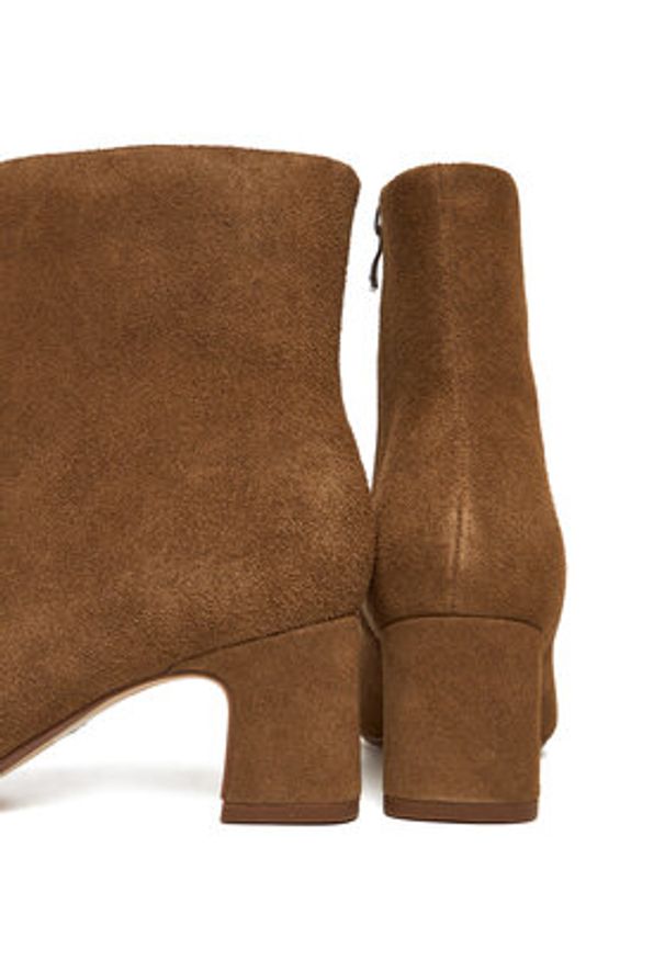 Clarks Botki Fernie Zip 26182938 Brązowy. Kolor: brązowy. Materiał: zamsz, skóra