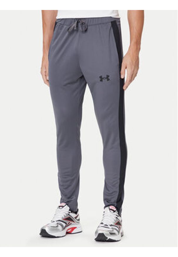 Under Armour Dres Ua Knit Track Suit 1357139-025 Szary Fitted Fit. Kolor: szary. Materiał: syntetyk