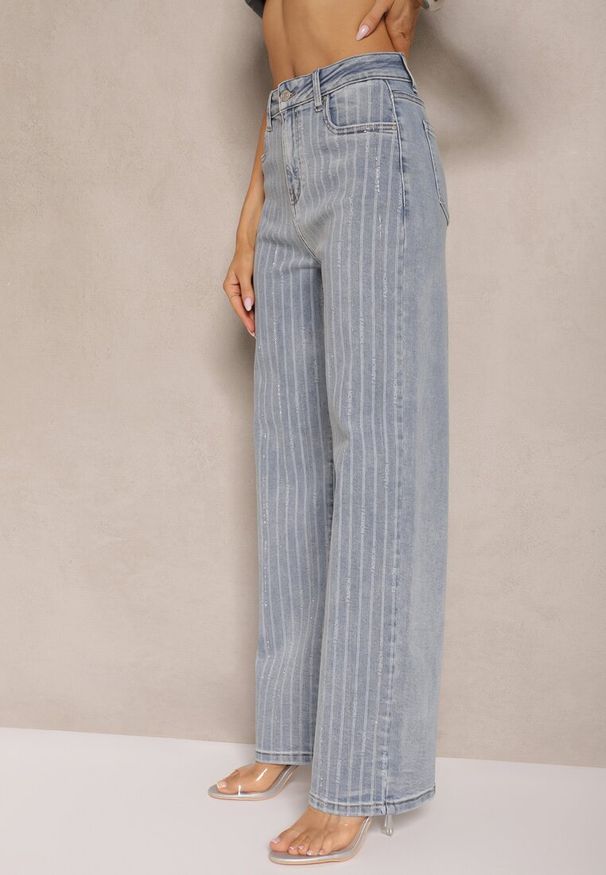 Renee - Niebieskie Jeansy z Bawełny o Szerokim Kroju High Waist z Cyrkoniami Polmoi. Okazja: na co dzień. Stan: podwyższony. Kolor: niebieski. Styl: casual