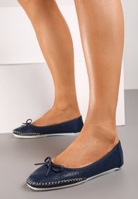 Born2be - Granatowe Balerinki Genomics. Nosek buta: czworokąt. Kolor: niebieski. Szerokość cholewki: normalna. Wzór: ażurowy, gładki. Obcas: na płaskiej podeszwie. Styl: klasyczny #6