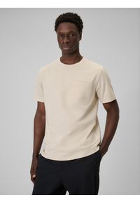 4f - 4F T-shirt regular gładki męski - beżowy S. Okazja: na co dzień. Kolor: beżowy. Materiał: bawełna, dzianina. Długość rękawa: krótki rękaw. Długość: krótkie. Wzór: gładki. Styl: casual #1