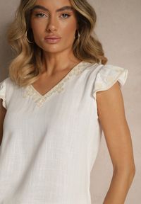 Renee - Biała Bluzka z Bawełny Ozdobiona Haftem Savoreia. Okazja: na co dzień. Kolor: biały. Materiał: bawełna. Wzór: aplikacja, haft. Styl: elegancki, casual
