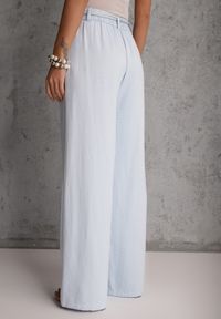 Renee - Niebieskie Spodnie Szerokie z Dodatkiem Bawełny High Waist z Metaliczną Klamrą Azaerixis. Okazja: na co dzień. Stan: podwyższony. Kolor: niebieski. Materiał: bawełna. Styl: casual #2