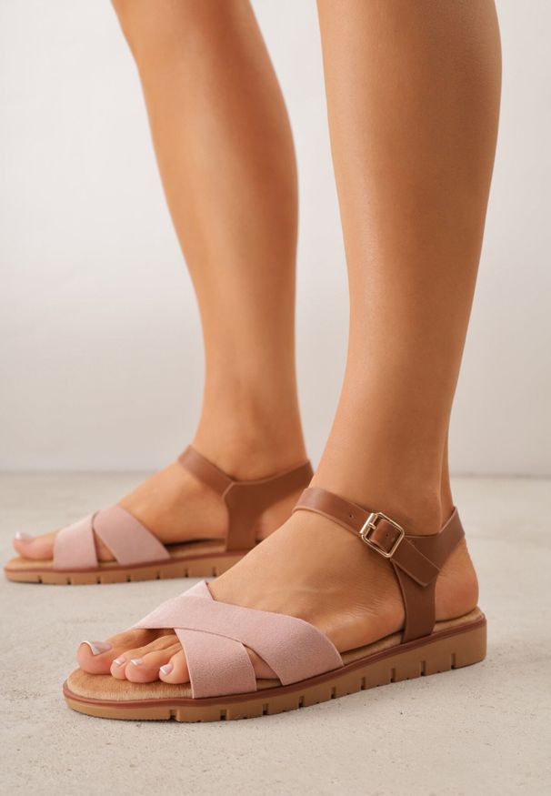 Born2be - Różowe Sandały VICES na Płaskiej Podeszwie z Paskiem w Kształcie X Doriven. Okazja: na co dzień, na randkę, na spacer. Zapięcie: pasek. Kolor: różowy. Materiał: len. Sezon: lato. Obcas: na płaskiej podeszwie. Styl: casual, elegancki