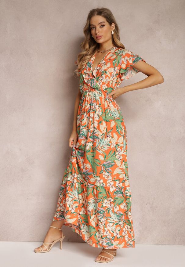 Renee - Pomarańczowa Sukienka z Wiskozy Maxi w Kwiaty Mahiza. Typ kołnierza: dekolt kopertowy. Kolor: pomarańczowy. Materiał: wiskoza. Długość rękawa: krótki rękaw. Wzór: kwiaty. Typ sukienki: kopertowe. Długość: maxi