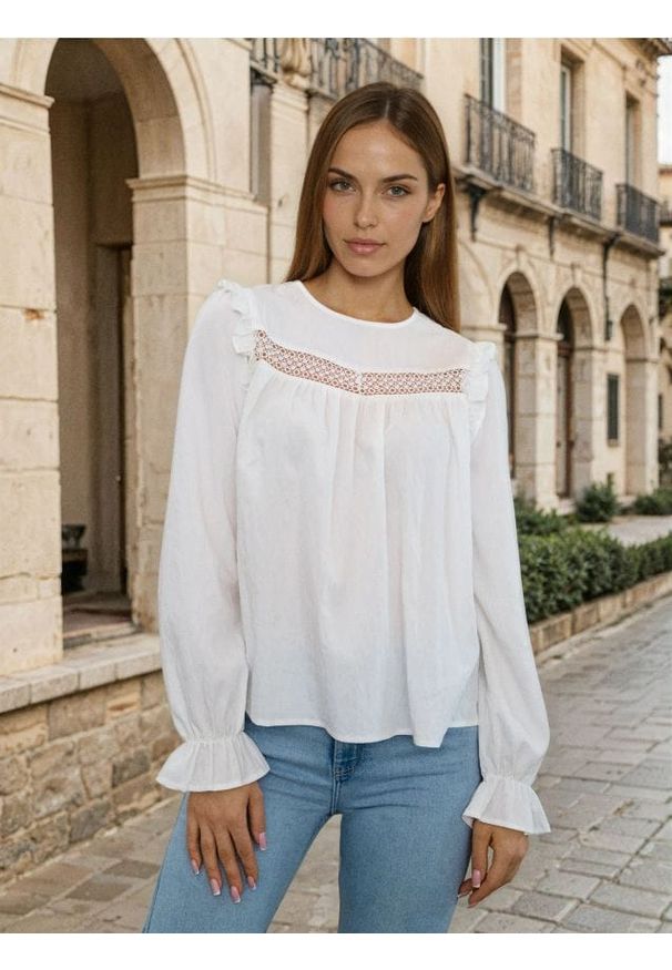 Sinsay - Bluzka z falbankami i ażurową wstawką - biały. Typ kołnierza: kołnierz z falbankami. Kolor: biały. Wzór: ażurowy
