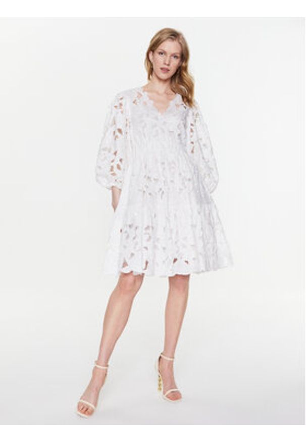 Red Valentino Sukienka codzienna 2R3VA22Y6QA Biały Regular Fit. Okazja: na co dzień. Kolor: biały. Materiał: syntetyk. Typ sukienki: proste. Styl: casual