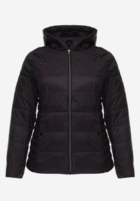 Born2be - Czarna Klasyczna Kurtka Przejściowa z Pikowaniem i Kapturem Edariella. Okazja: na co dzień. Kolekcja: plus size. Kolor: czarny. Materiał: jeans. Styl: klasyczny #1