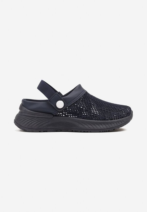 Born2be - Granatowe Klapki z Ażurową Cholewką i Paskiem Podtrzymującym Piętę Fenrisa. Okazja: na spacer, na co dzień. Kolor: niebieski. Materiał: jeans. Wzór: ażurowy. Sezon: lato. Styl: casual, klasyczny