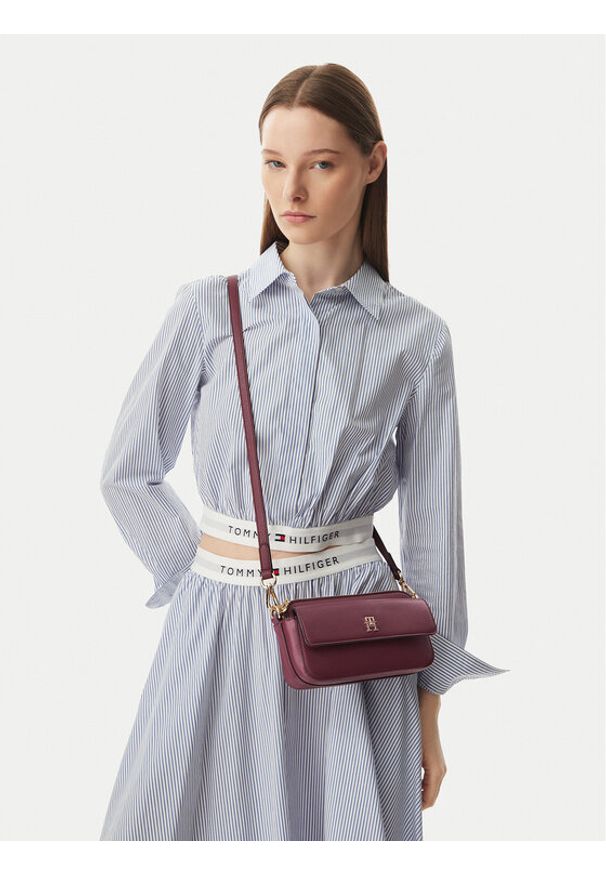 TOMMY HILFIGER - Tommy Hilfiger Torebka Th Icon Camera Bag AW0AW18721 Bordowy. Kolor: czerwony. Materiał: skórzane