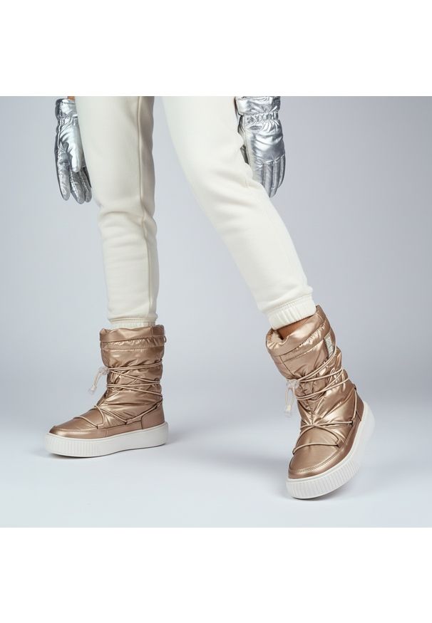 Big-Star - Beżowe Śniegowce Big Star Ocieplane Buty Damskie. Zapięcie: bez zapięcia. Kolor: beżowy. Materiał: syntetyk, materiał, skóra ekologiczna, futro. Szerokość cholewki: normalna. Obcas: na platformie