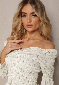 Renee - Beżowo-ZIelona Elastyczna Bluzka w Drobne Kwiatki Ozdobiona Falbankami Oirabel. Typ kołnierza: kołnierz z falbankami. Kolor: beżowy. Wzór: aplikacja, kwiaty #4