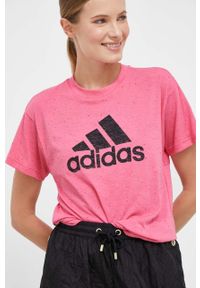 Adidas - adidas t-shirt damski kolor różowy. Kolor: różowy. Materiał: włókno, dzianina, materiał. Styl: klasyczny #1