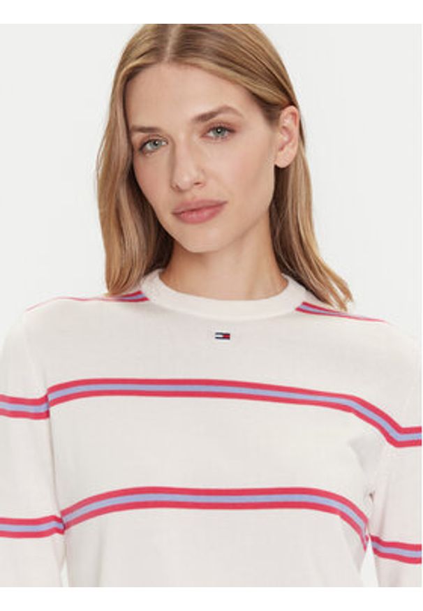 Tommy Jeans Sweter Essential DW0DW20159 Écru Regular Fit. Materiał: bawełna