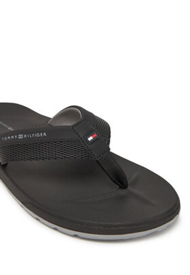 TOMMY HILFIGER - Tommy Hilfiger Japonki Molded Hilfiger Beach Sandal FM0FM05361 Czarny. Kolor: czarny. Materiał: skóra
