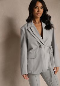 Renee - Szara Marynarka Ozdobiona Wiązaniem z Boku Lunorisa. Okazja: na co dzień. Kolor: szary. Wzór: aplikacja. Styl: elegancki, casual