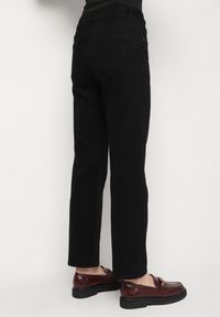 Born2be - Czarne Jeansy o Prostym Kroju z Regularnym Stanem Aklinne. Okazja: na co dzień. Kolor: czarny. Styl: casual #5