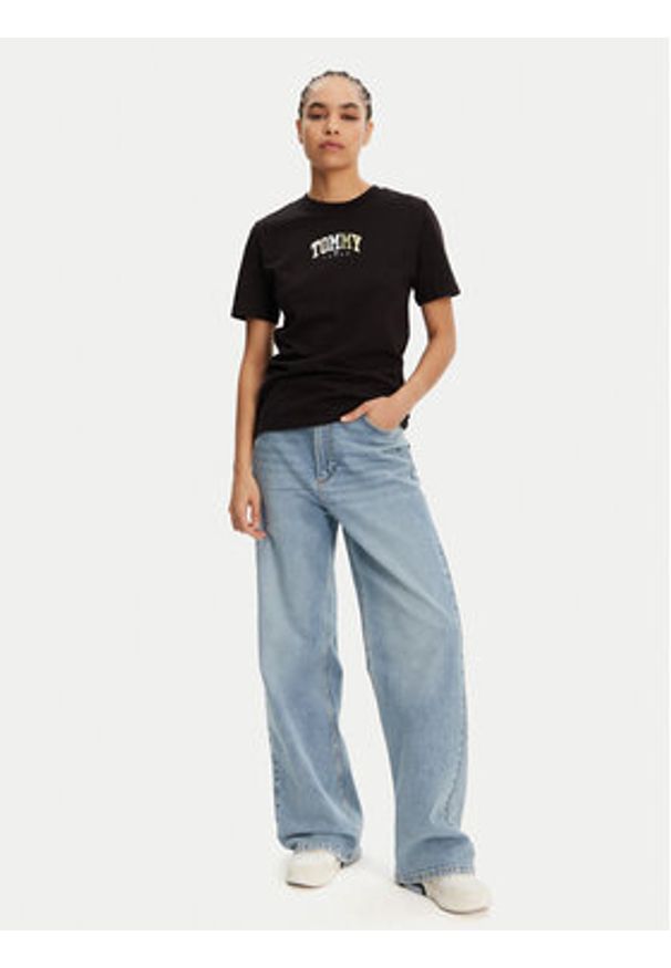 Tommy Jeans T-Shirt Color Varsity DW0DW21337 Czarny Relaxed Fit. Kolor: czarny. Materiał: bawełna
