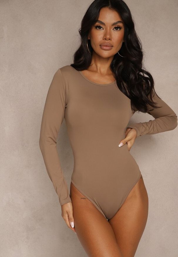 Renee - Brązowe Body o Dopasowanym Kroju Entila. Okazja: na co dzień. Kolor: brązowy. Materiał: jeans. Styl: wizytowy, casual
