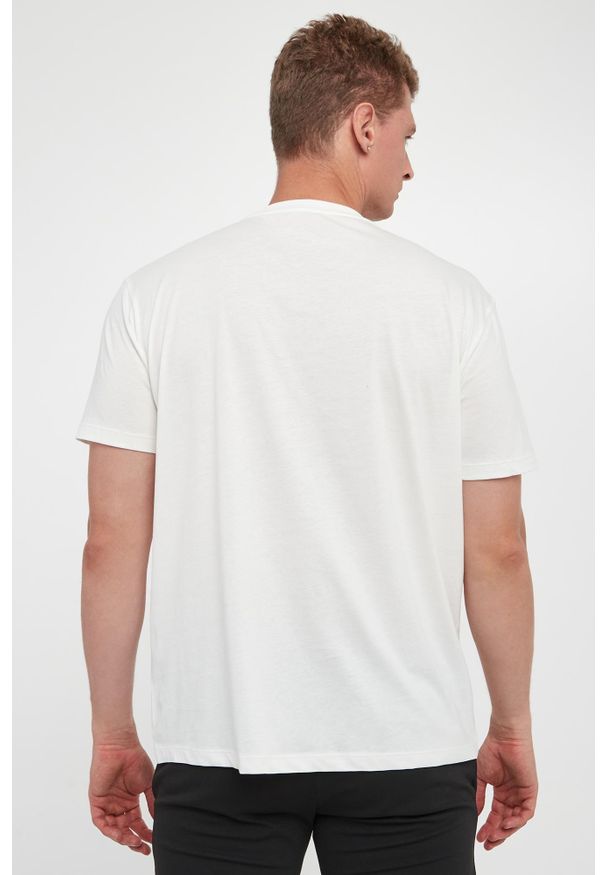 Armani Exchange - T-shirt męski z nadrukiem ARMANI EXCHANGE. Wzór: nadruk