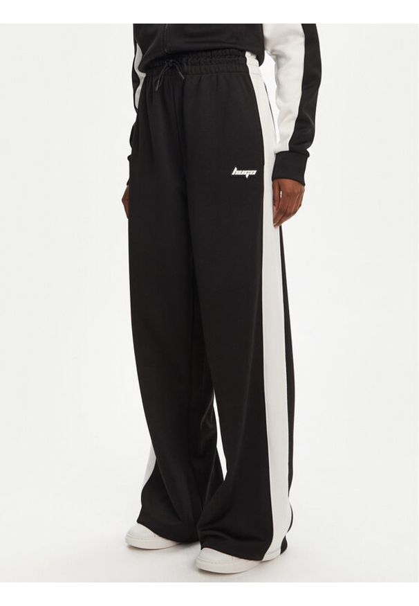 Hugo - HUGO Spodnie dresowe Nelarina_B 50537080 Czarny Regular Fit. Kolor: czarny. Materiał: bawełna, syntetyk