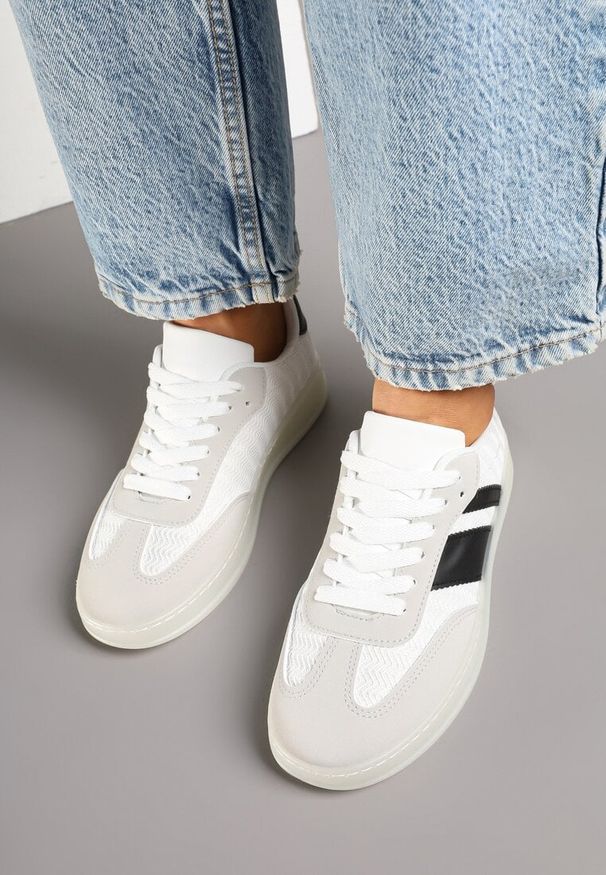 Born2be - Białe Sneakersy Typu Kultowe Tenisówki na Półtransparentnej Podeszwie Ulinera. Okazja: na co dzień. Zapięcie: sznurówki. Kolor: biały. Materiał: jeans, materiał
