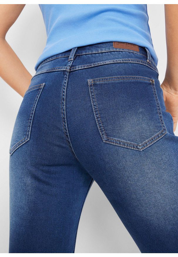 bonprix - Dżinsy ocieplane z miękką spodnią stroną, krój boyfriend. Kolor: niebieski