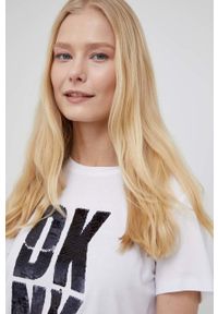 DKNY - Dkny t-shirt damski kolor biały. Okazja: na co dzień. Kolor: biały. Wzór: aplikacja. Styl: casual