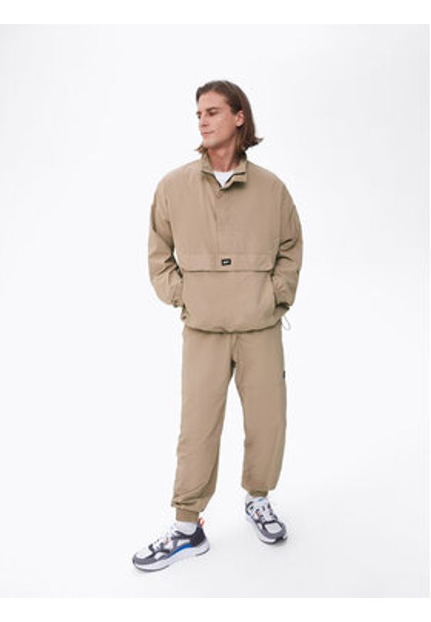 Sprandi Kurtka anorak SP22-KUM101 Brązowy Regular Fit. Kolor: brązowy. Materiał: syntetyk