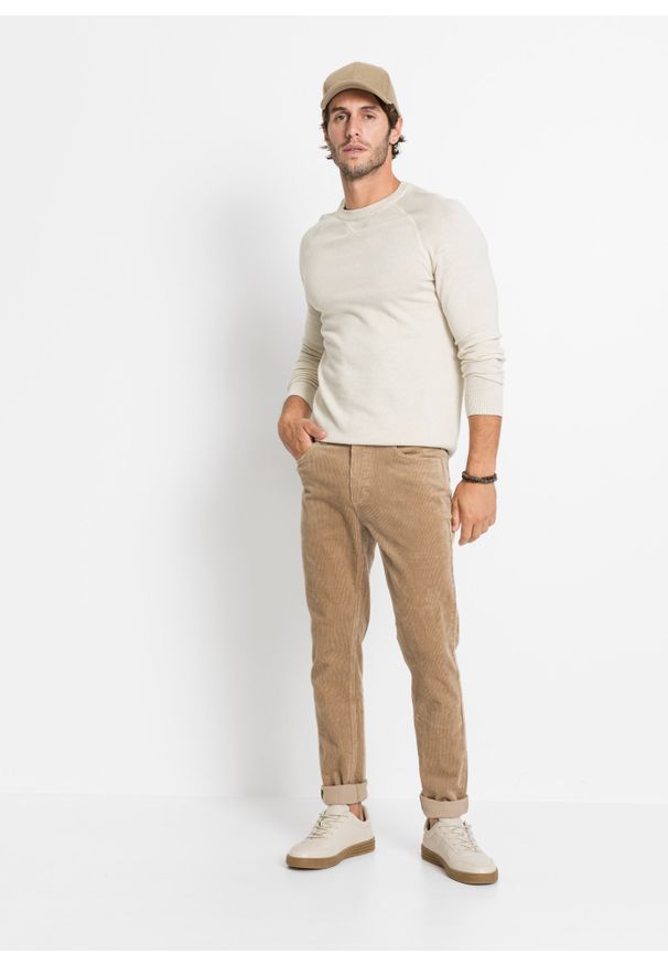 bonprix - Spodnie sztruksowe ze stretchem w wygodnym fasonie Slim Ft. Kolor: brązowy. Materiał: sztruks