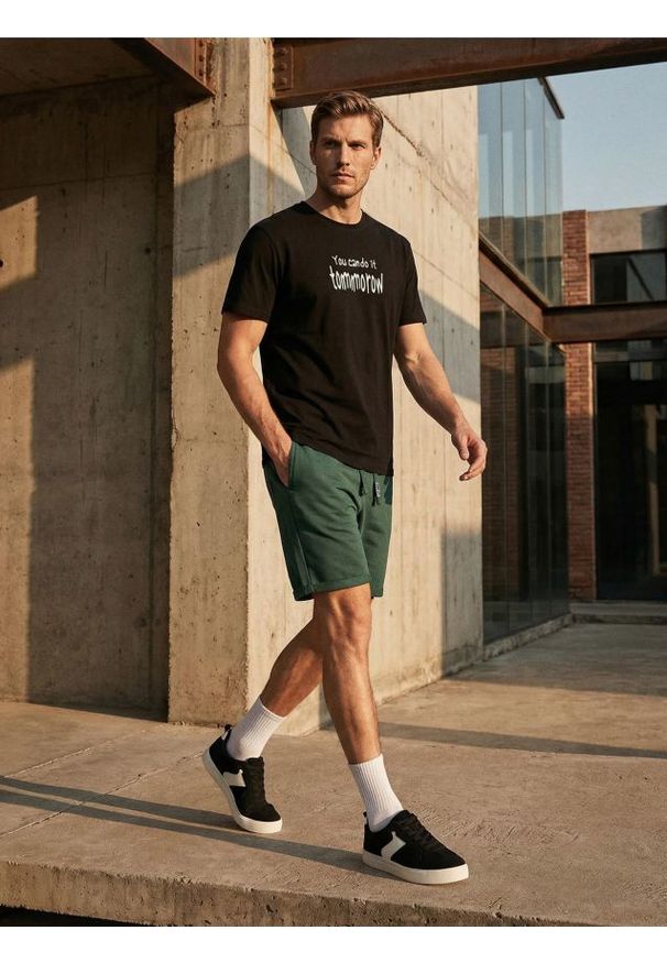 Sinsay - Szorty slim basic - zielony. Kolor: zielony