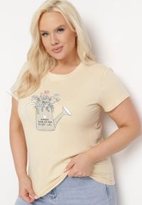 Born2be - Beżowy Bawełniany T-shirt z Ozdobnym Nadrukiem Littana. Okazja: na co dzień. Kolor: beżowy. Materiał: bawełna. Wzór: nadruk. Sezon: lato, wiosna. Styl: casual, klasyczny