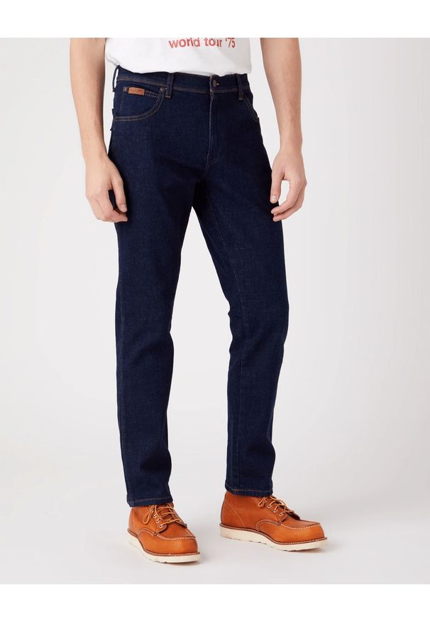 Wrangler - WRANGLER TEXAS SLIM MĘSKIE SPODNIE JEANSOWE JEANSY DAY DRIFTER W12SQ821U 112320031, W31 L32. Styl: klasyczny