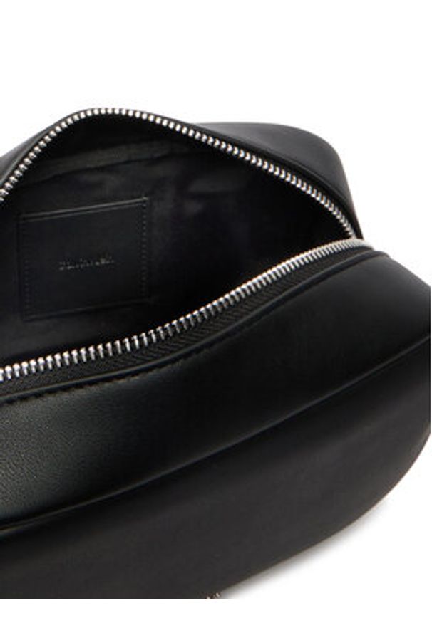 Calvin Klein Kosmetyczka Raised Dopp Kit LV04D1227G Czarny. Kolor: czarny. Materiał: skóra